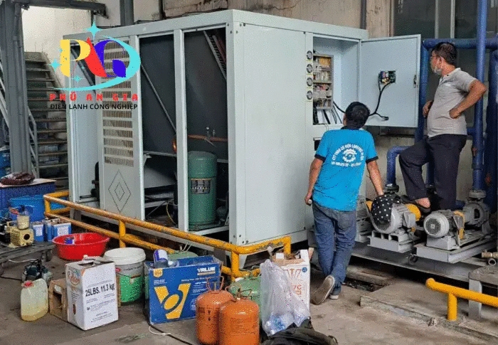 Sửa chữa Chiller giải nhiệt gió 50HP